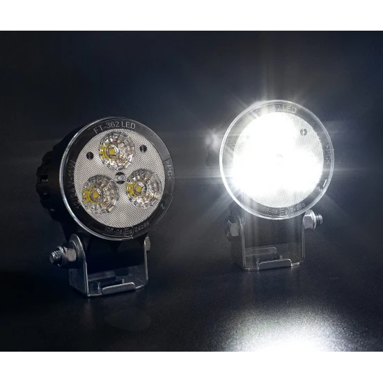 Фар работен универсален LED 3 диода, бял 1200 lm, 12-32V с кабел 1.5 м, широк светлинен лъч за близка зона, IP69