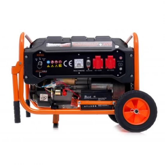 Генератор  3500W Монофазен агрегат за ток 2x 230V 15 л
